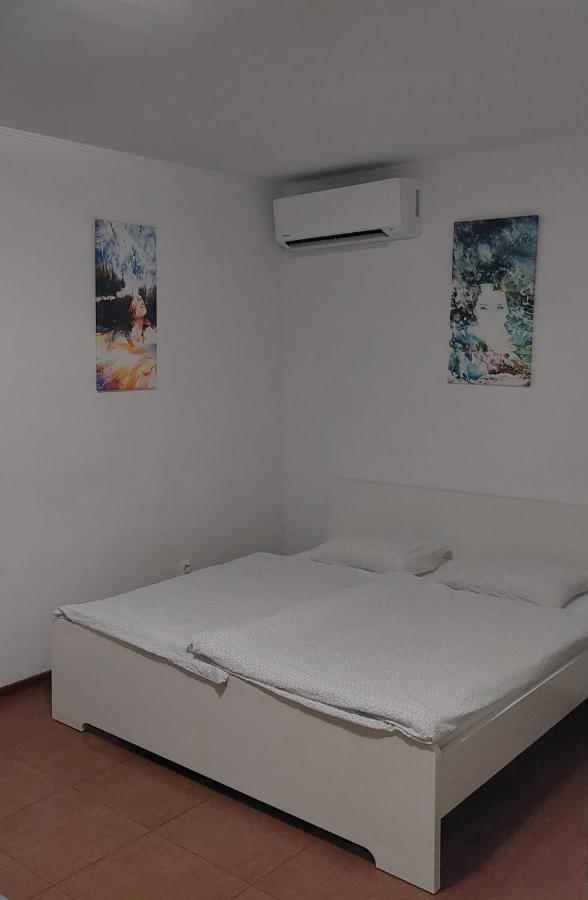 Apartman - Sukromie V Meste Bratislava Exterior photo